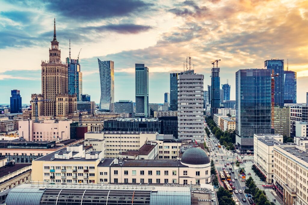 Małe kawalerki w&nbsp;Warszawskich blokach w&nbsp;centrum stolicy